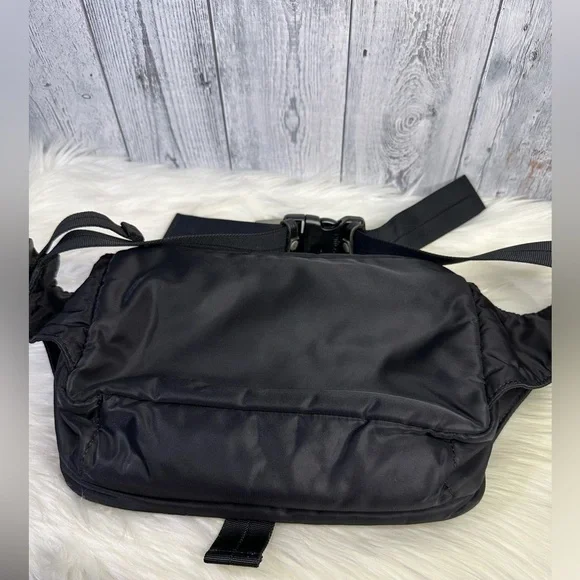 BURBERRY classic plaid belt bag / body bag in black - Picture 4 of 16